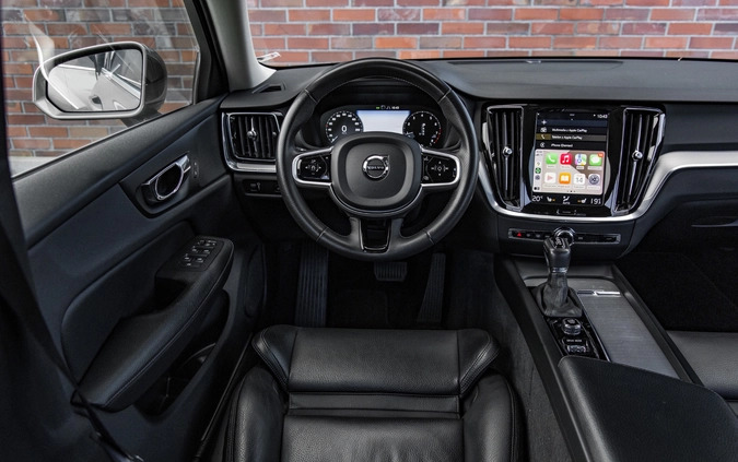 Volvo V60 cena 96900 przebieg: 165015, rok produkcji 2018 z Mińsk Mazowiecki małe 781